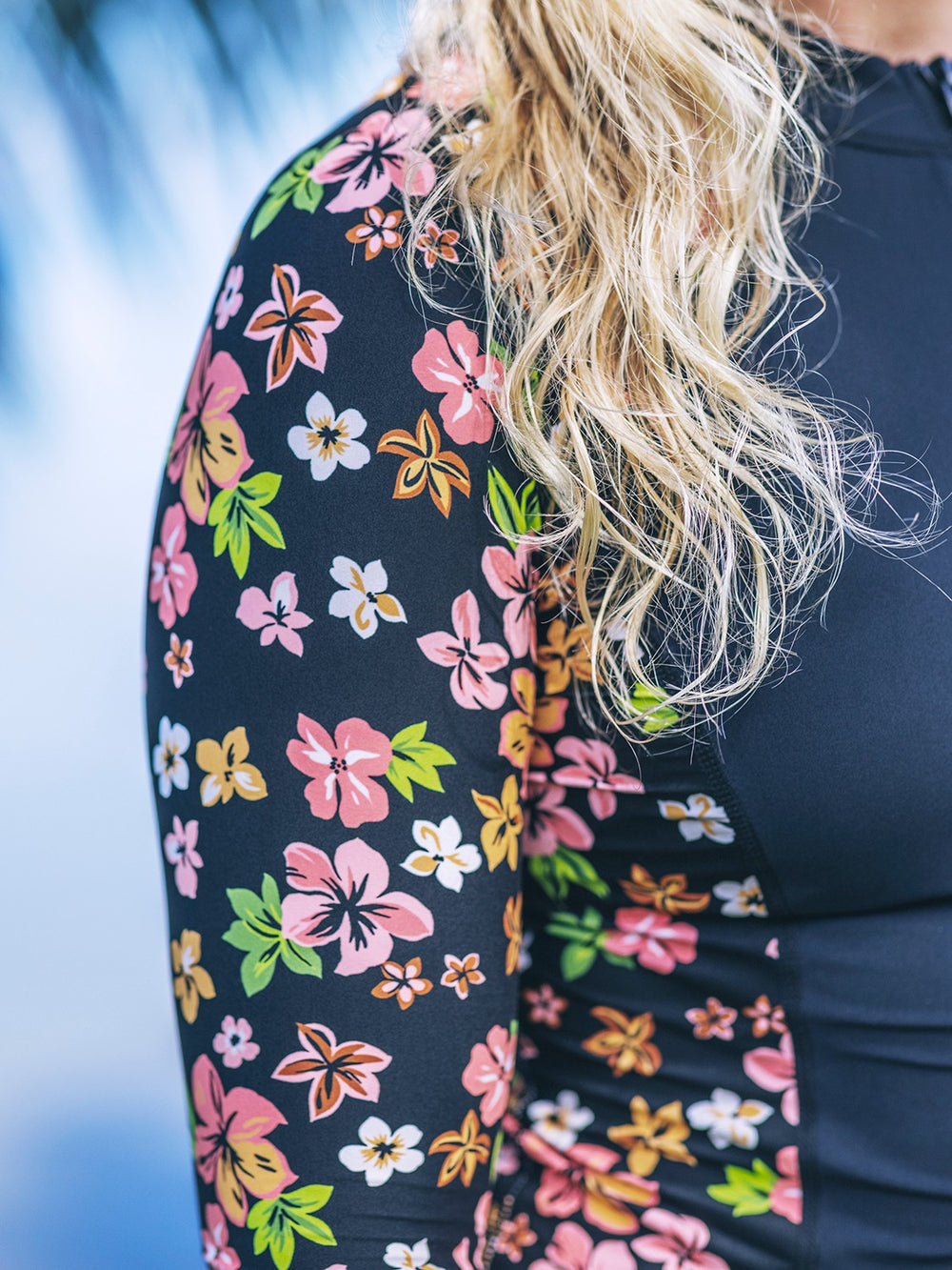 Hibiscus Dream Long Sleeve Front Zip Rashguard | Hurley - Black Floral